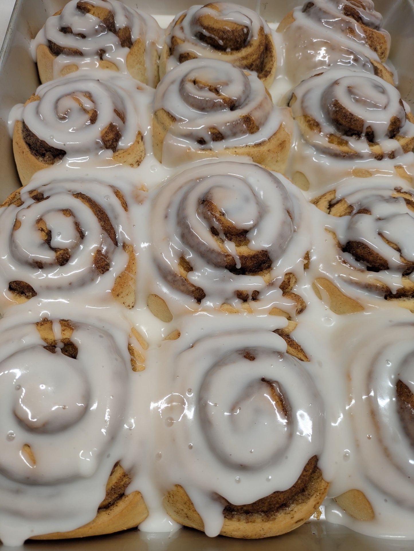 4pkg cinnamon buns with drizzle - available thursday-saturday