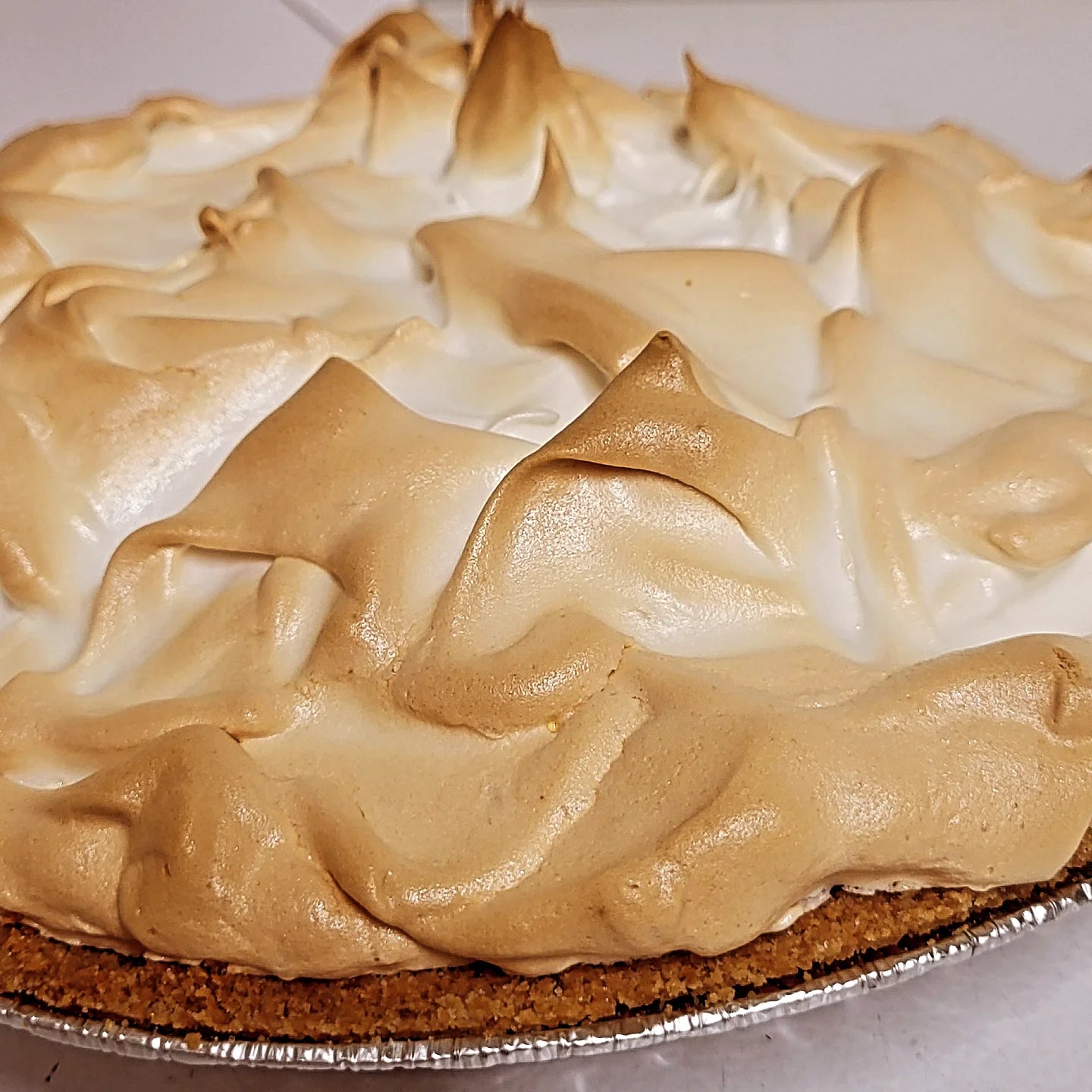 Lemon mirangue pie