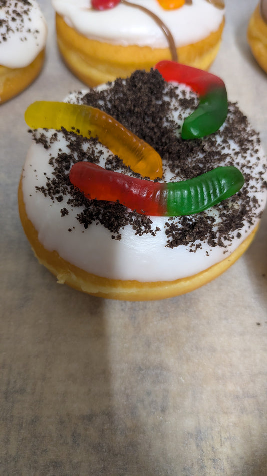 Dirt and worm donut