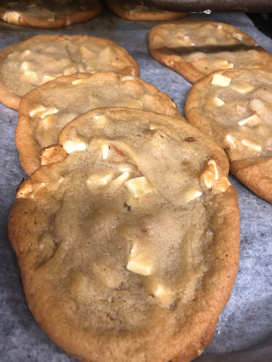 White macadamia cookie