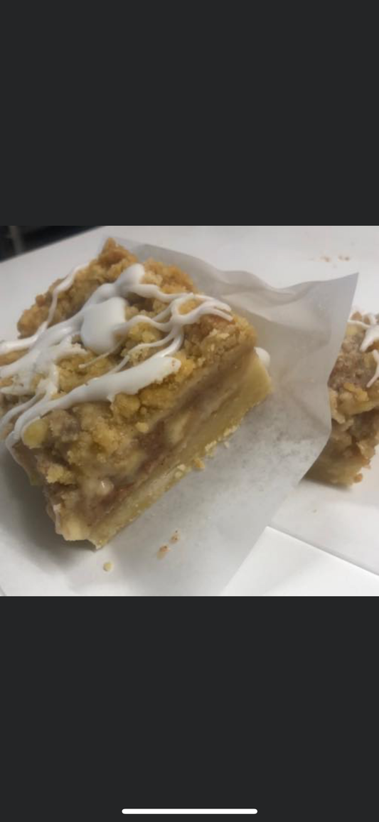 Apple crisp shortbread bar