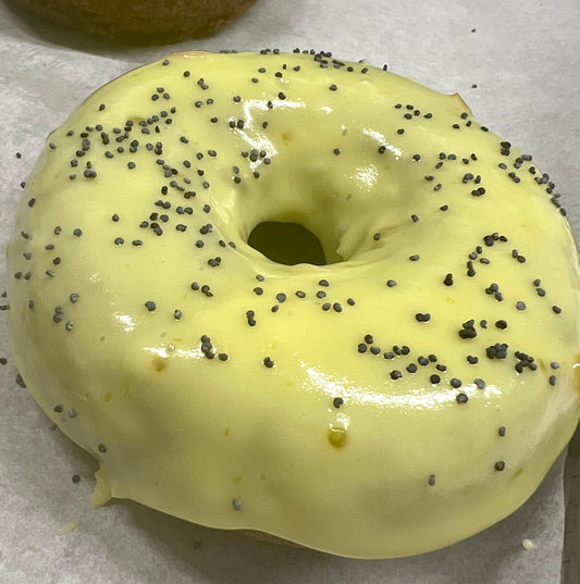 Lemon poppyseed donut