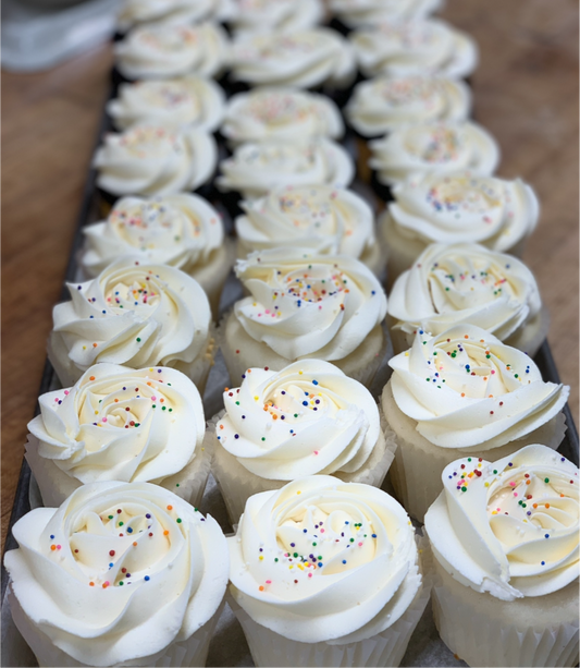 Small vanilla cupcakes