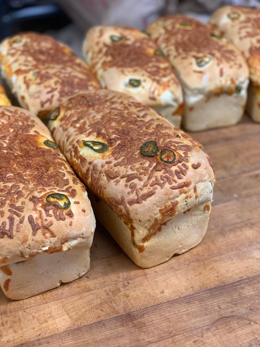 Jalapeño cheddar bread